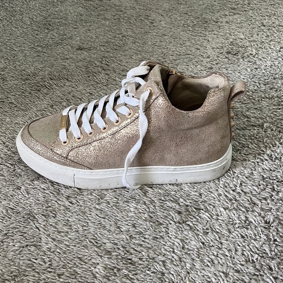 Never worn J/Slides - Picture 3 of 5